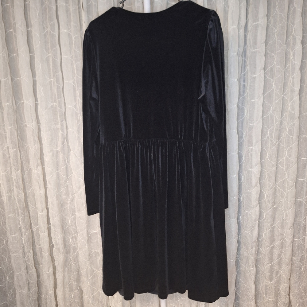 Ava & Viv Black Velvet Long Sleeve Sweetheart Neck With Pockets & Rose Dress 1X - Picture 5 of 8